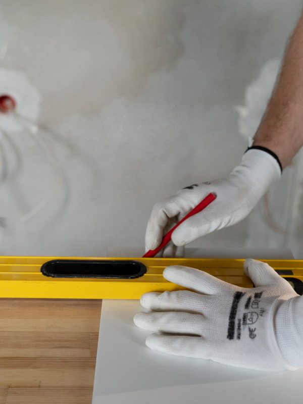 tiler-working-renovation-apartment (1)